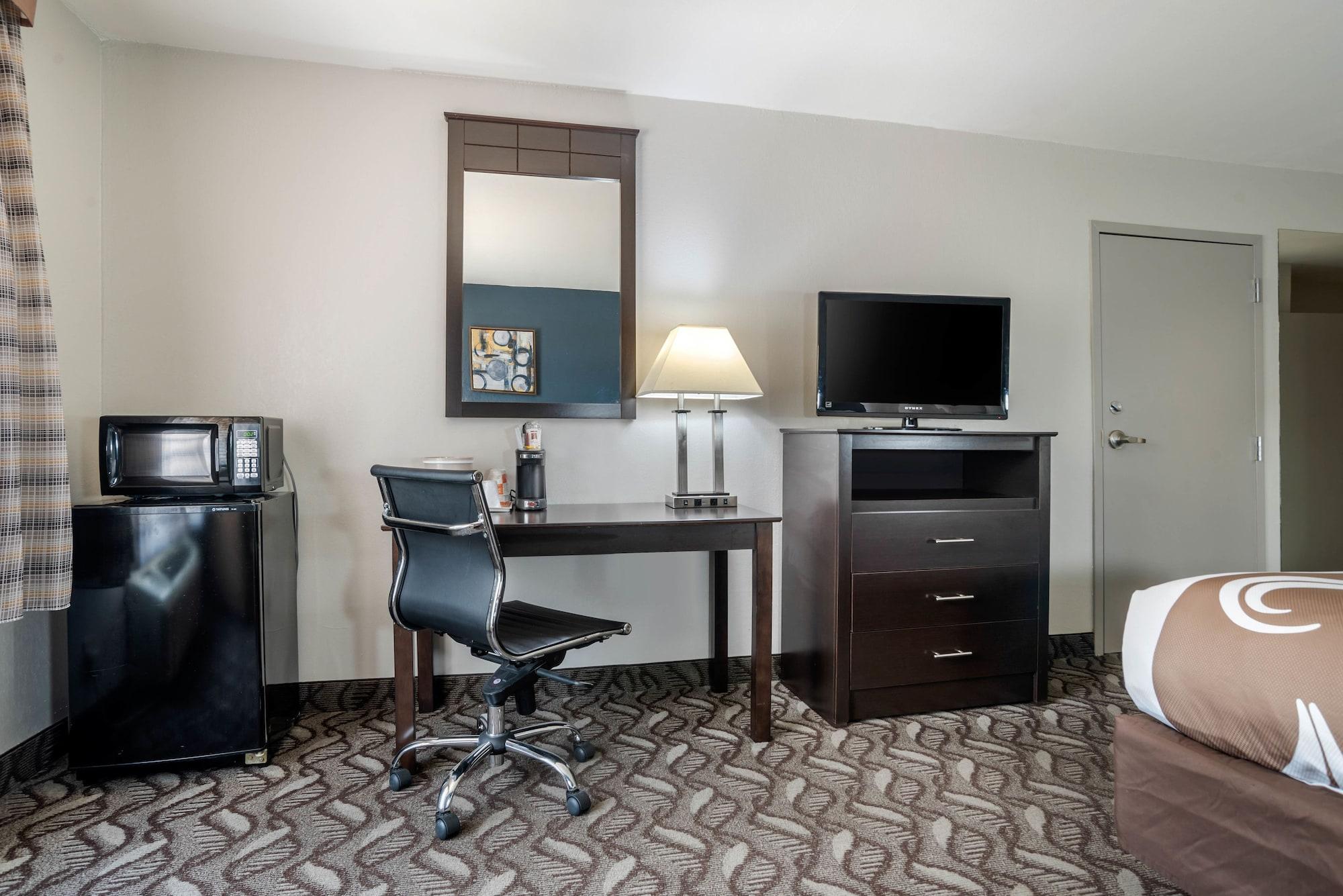 Quality Suites Baton Rouge East - Денем Спрингс Экстерьер фото