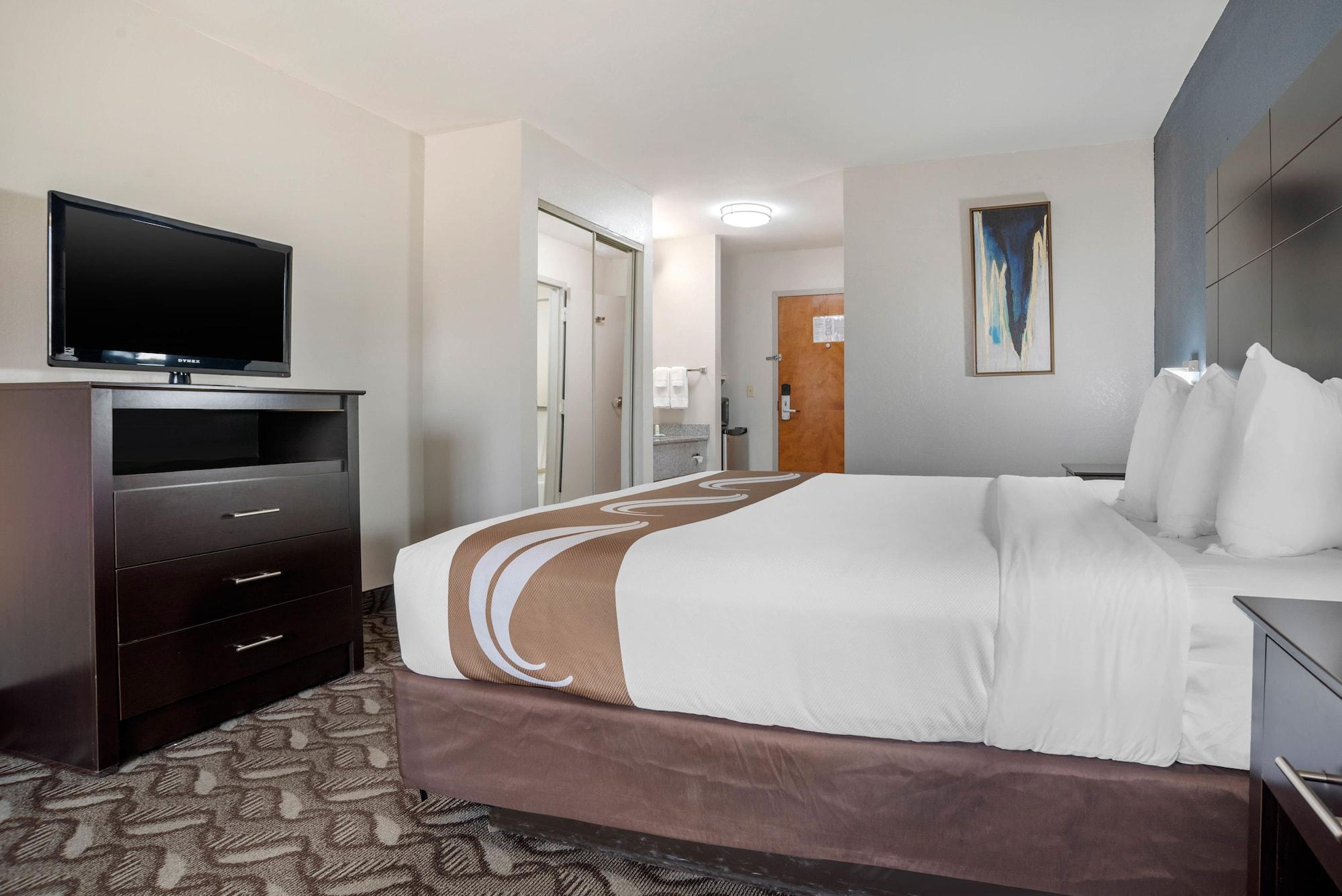 Quality Suites Baton Rouge East - Денем Спрингс Экстерьер фото