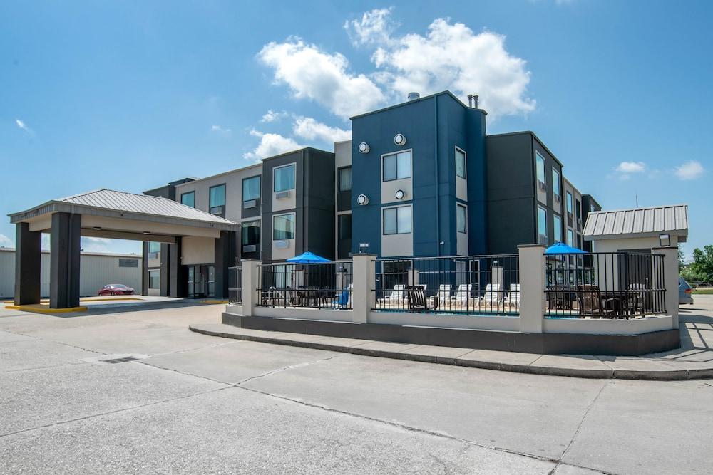 Quality Suites Baton Rouge East - Денем Спрингс Экстерьер фото