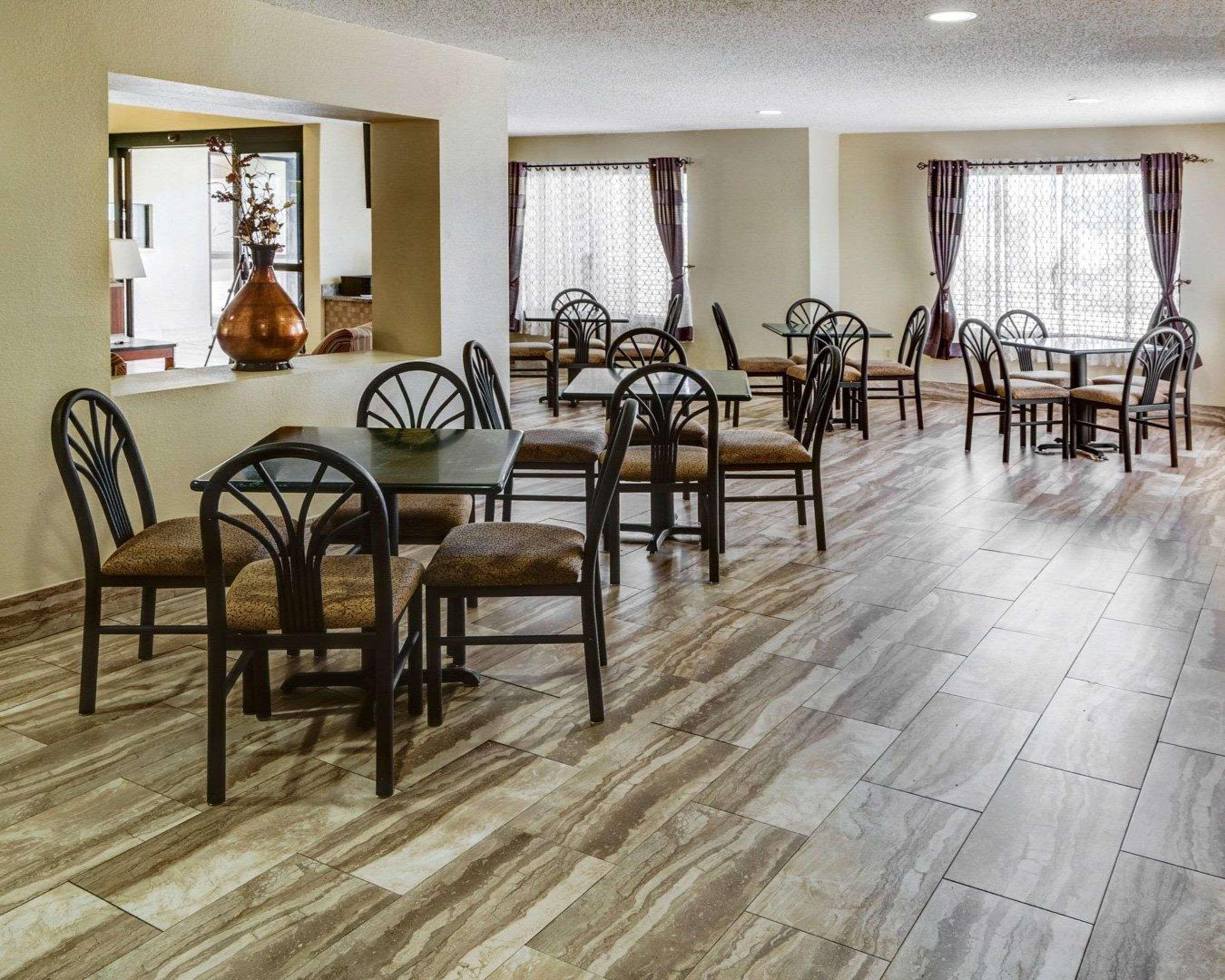Quality Suites Baton Rouge East - Денем Спрингс Экстерьер фото
