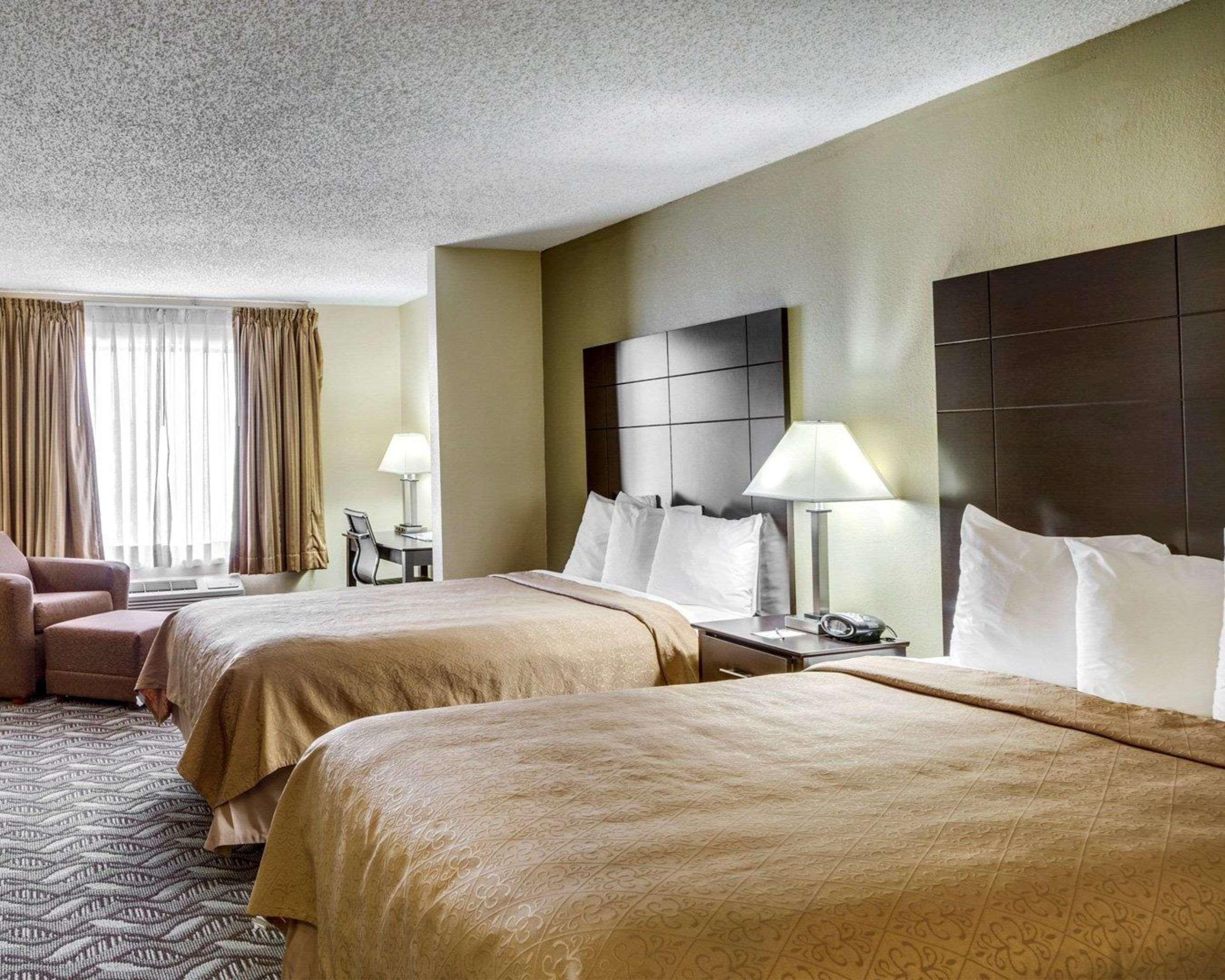Quality Suites Baton Rouge East - Денем Спрингс Экстерьер фото