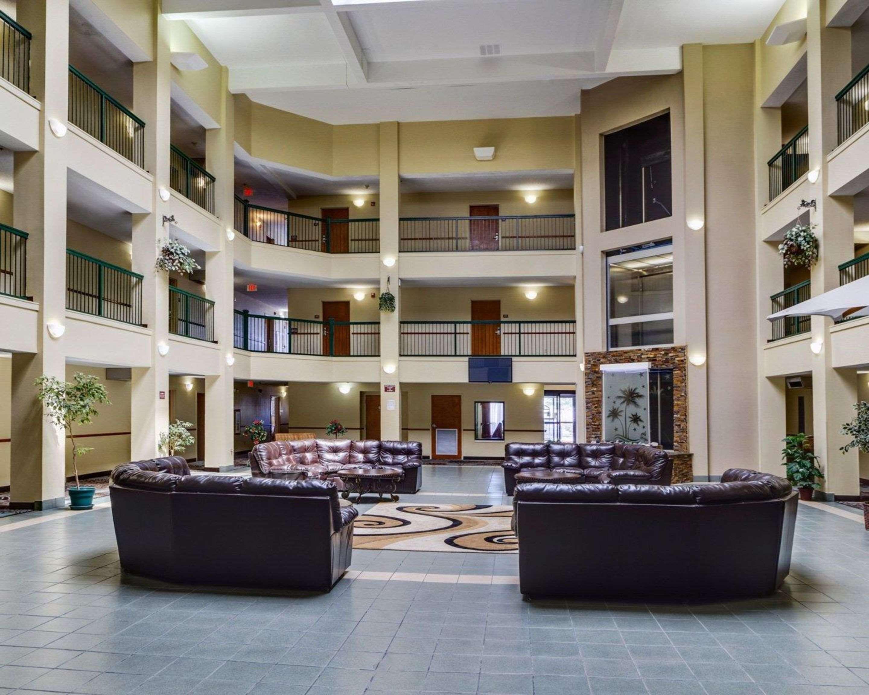 Quality Suites Baton Rouge East - Денем Спрингс Экстерьер фото