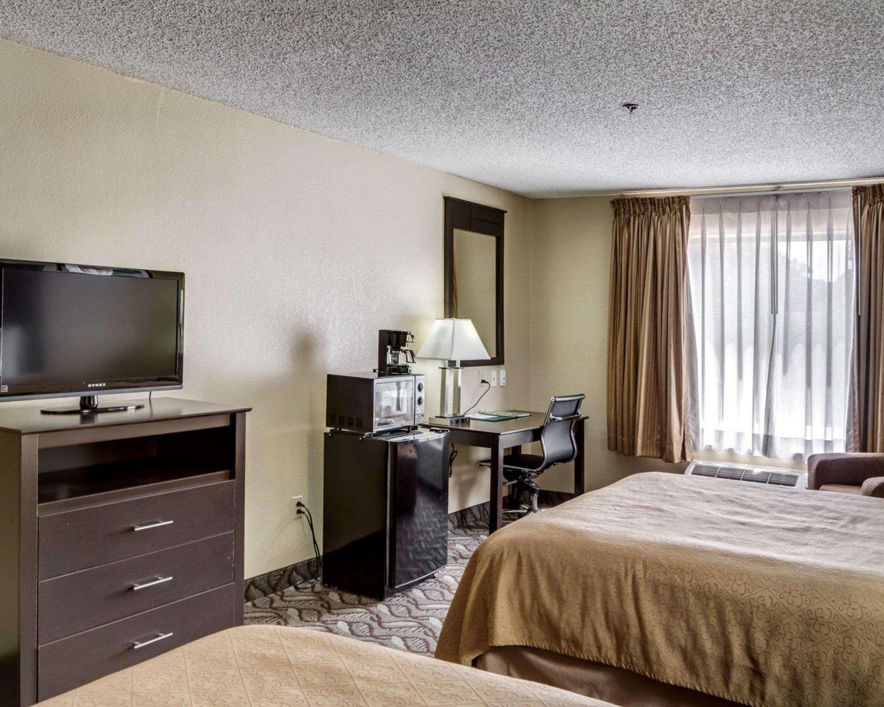 Quality Suites Baton Rouge East - Денем Спрингс Экстерьер фото