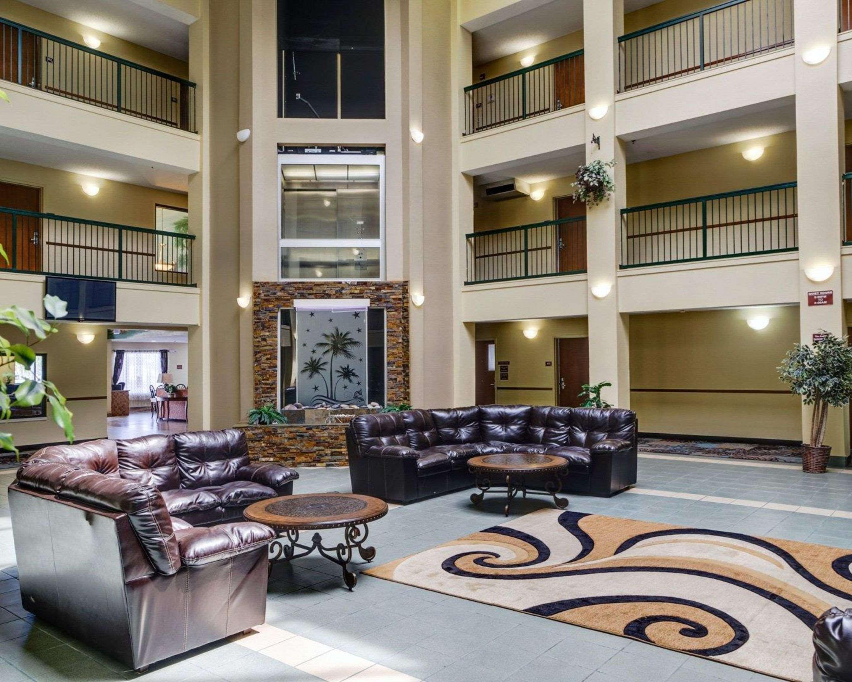 Quality Suites Baton Rouge East - Денем Спрингс Экстерьер фото