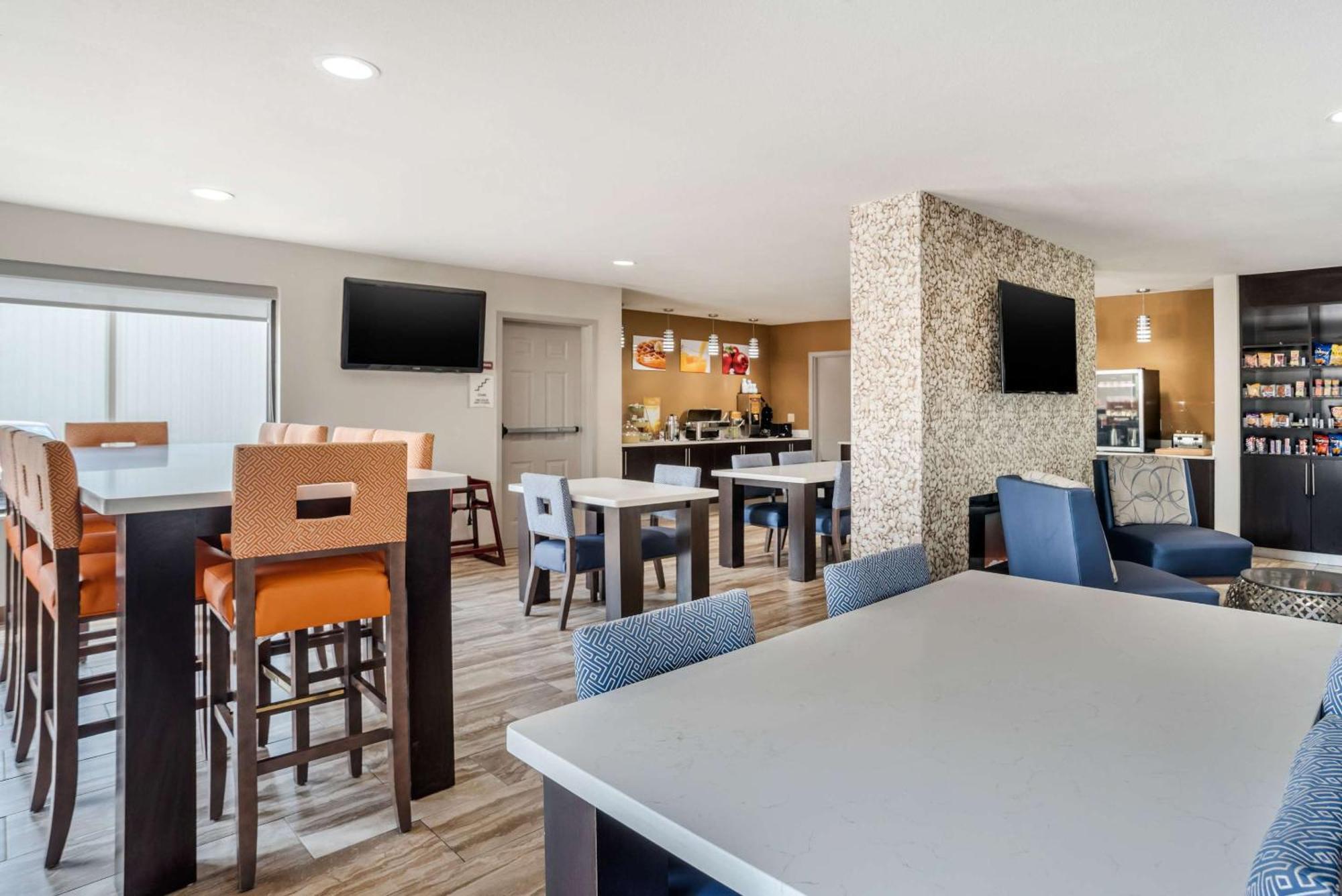 Quality Suites Baton Rouge East - Денем Спрингс Экстерьер фото